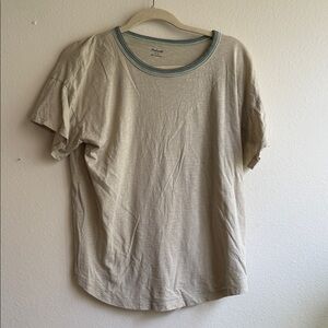 Madewell women’s Beige Short-Sleeve Crewneck T-Shirt with Green Trim